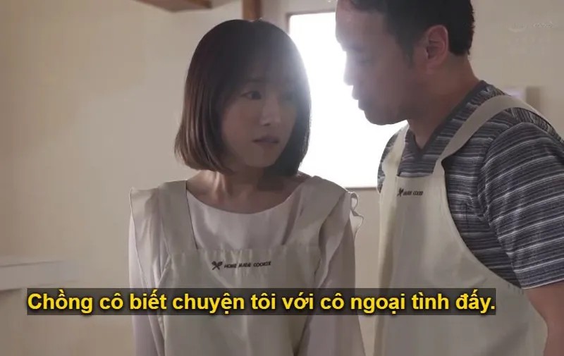 Bà xã tâm sự với thầy dạy nấu ăn về việc gã chồng thích xem sex hơn thì gặp ngay máy dập